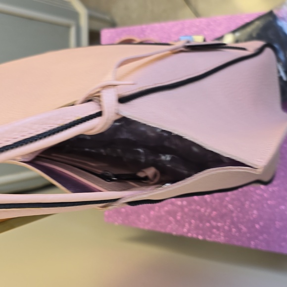 Botkier πNWTπ Stunning Light Pink SOHO Bite Size Purse!πππ - Picture 9 of 17